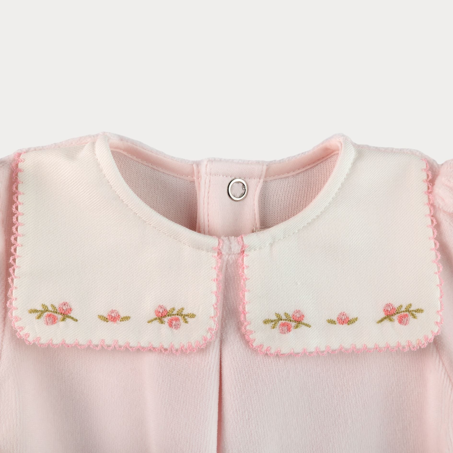 Onesie with collar and floral embroidered details in chenille